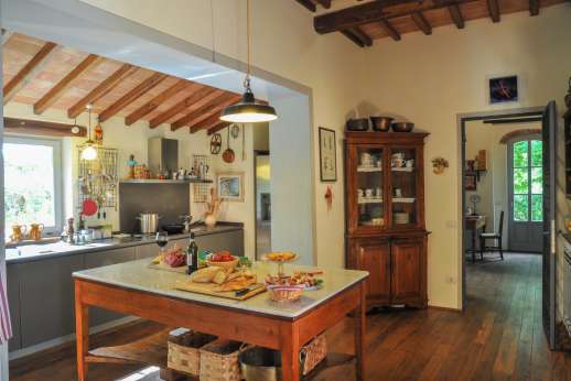 Podere Brogi - In the kitchen there is a pantry and cantina.
