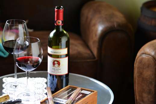 Podere Brogi - The owners offer a superb service; special evening meals can be arranged prepared by a variety of cooks, breakfasts and lunches can also be added for those looking for more of a hotel experience.