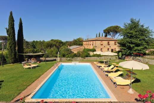 Ocrata Bianca - Ocrata Bianca is a charming large stone farmhouse just south of Siena