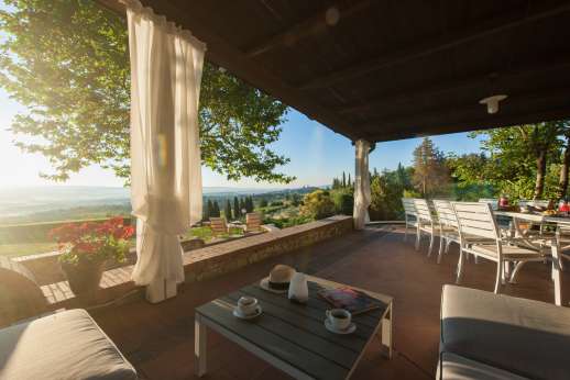 Diaspero - Relaxing seating under the dining veranda