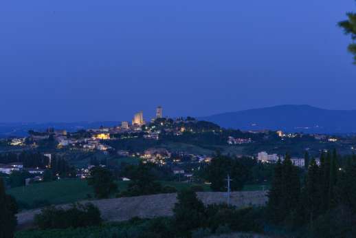 Diaspero - Night time views of hilltop towns