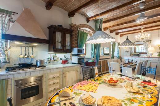 Diaspero - Lower ground floor large kitchen/dining room