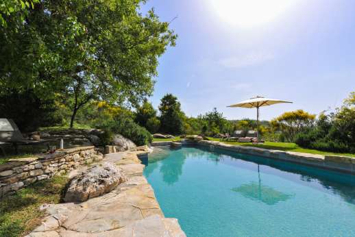 Casetta Termine - Swimming pool edged with natural rock