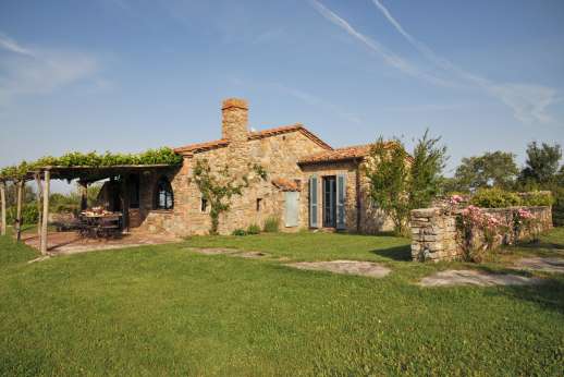 Casetta Termine - A small and very pretty stone farmhouse, fully air-conditioned it boasts wonderfully cosy interiors