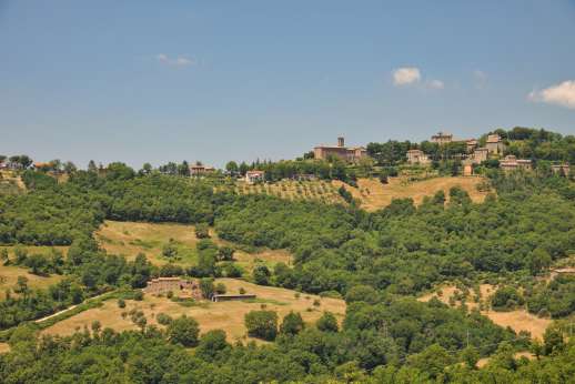 Bellona Di Sotto | 5 Bed Luxury Villa with Pool | Cortona - Cortona on the distant hilltop