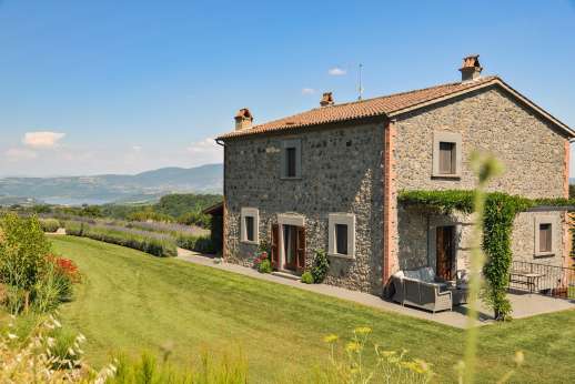 Segreto Gelsomino - Owned by a couple that fell in love with a rundown stone farmhouse, it has since been converted into a very comfortable and sophisticated private home offering every comfort imaginable