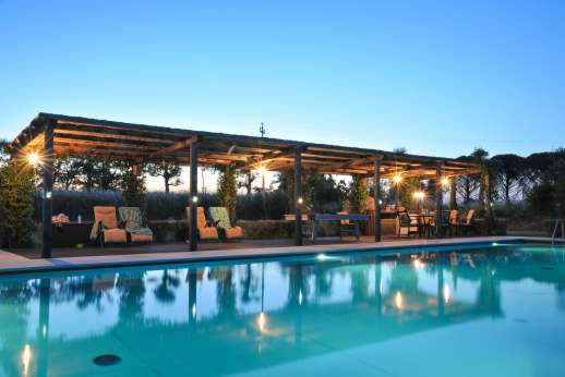 Segreto Gelsomino - Take a refreshing evening swim in the lit pool