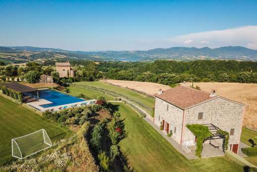Segreto Gelsomino - Segreto Gelsomino is a superb hill top property located less than 10 Km/6 miles from the magical city of Orvieto.