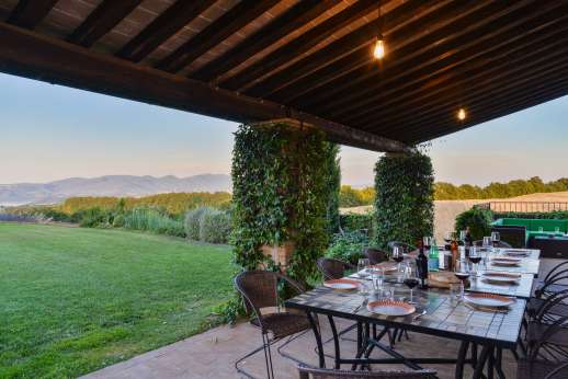 Segreto Gelsomino -  Shaded loggia for al fresco dininng attached to the villa with stunning views over the rolling countryside and lake Corbara