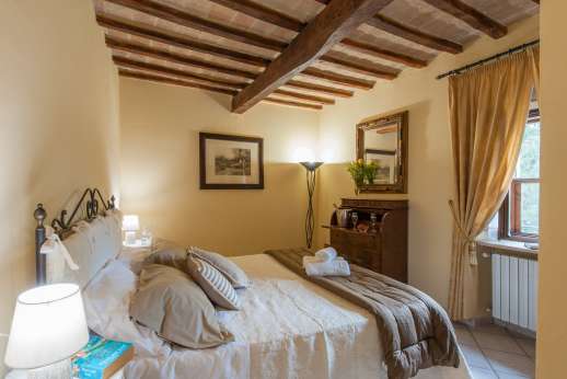 Solomonio - Another view of the double bedroom