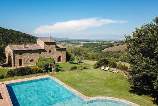 Podere Celli - The private swimming pool, 8 x 16m/26 x 52 feet.