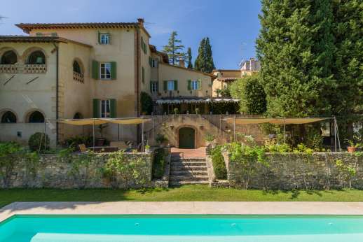 Villa Dasya | 7 Bed Luxury Villa with Pool | Pisa & Lucca - View of the house from the pool