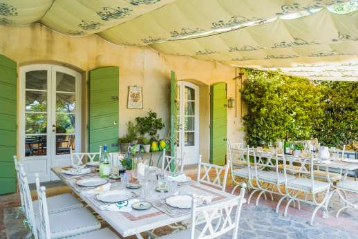 Villa Dasya - On the same level as the ground floor; paved terrace with two outside shaded dining areas