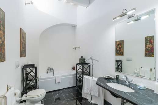 Villa Dasya - An en suite bathroom.