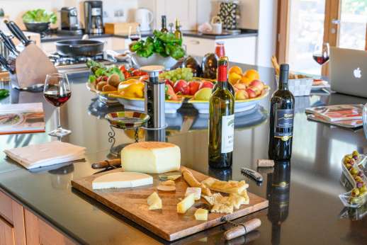 Cipresso Dorato - Our Concierge team can help arrange a wealth of services to make your stay more comfortable, such as cooking lessons and a personalised shopping list