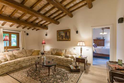 Cipresso Dorato - Air-conditioned first floor sitting room