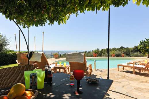 Santa Restola - The shaded pergola by the pool
