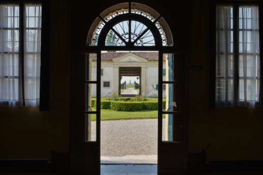 Villa Zambonina (x 18 people) with Staff & Cook