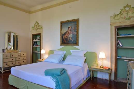 Villa Zambonina (x 18 people) with Staff & Cook