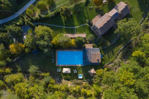Le Gorgacce - View of the villa and grounds from above
