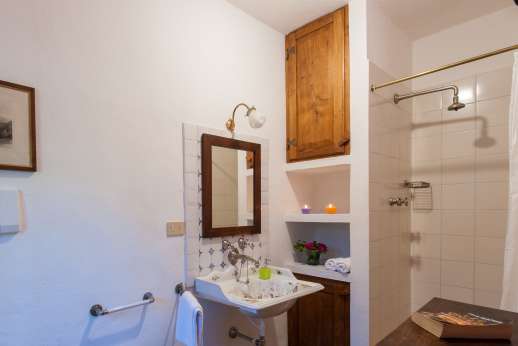 Villa Cignano - Lower ground floor en-suite bathroom