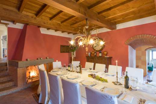 Il Cortile Pratolino - Air conditioned dining room with fireplace