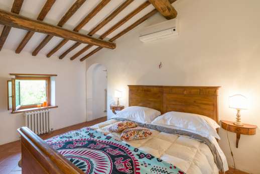 Il Cortile Pratolino (x 15 people) with Staff and Cook - Guesthouse double bedroom with A/C