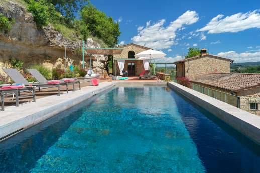 Sul Coccomorlo - Private heated swimming  pool enjoying beautiful views in the hills not far from San Gimignano