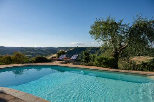 I Ruderi - The pool terrace, breathtaking views of steep hills and limestone cliffs