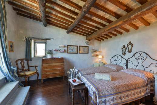 I Ruderi - Second floor a twin bedroom [convertible to a double] with bathroom.