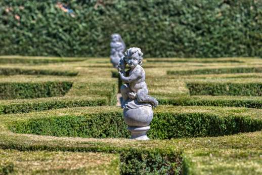 Villa Zambonina - The beautiful Italianate Gardens.