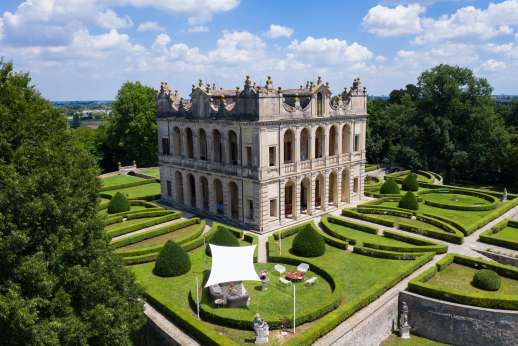 Ca' di Lista - Designed in the 16th-century as a hunting lodge by Dario Variotari, architect, painter and apprentice of Veronese