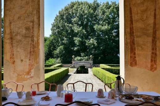 Ca' di Lista - Dining al fresco in the dining loggia