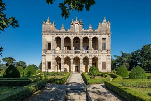 Ca' di Lista - The exterior of Ca' di Lista is as charming with three frescoed loggias
