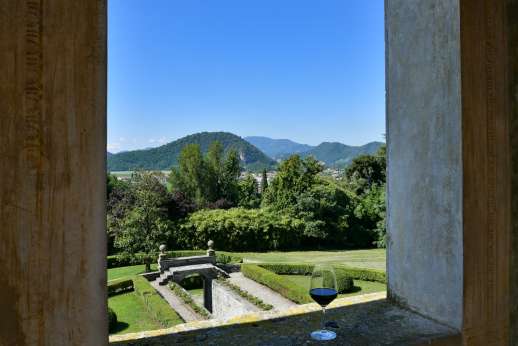 Ca' di Lista - The villa boasts spectacular views of the Colli Euganei hills not far from Padua and Venice