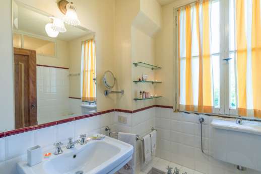 Ca' di Lista - Second floor bathroom with shower