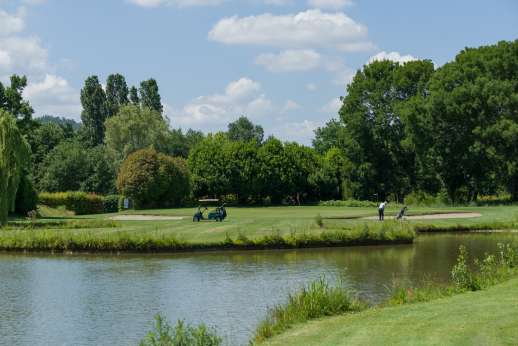 Ca' di Lista - Included in the rental price is a complimentary 1-day Green Fee for the party leader at Golf della Montecchia