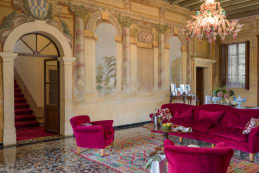 Villa Zambonina (x 18 people) with Staff & Cook