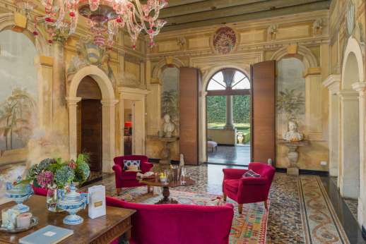 Villa Zambonina (x 18 people) with Staff & Cook