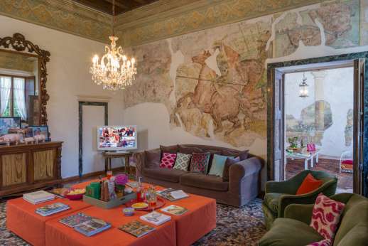 Villa Zambonina (x 18 people) with Staff & Cook