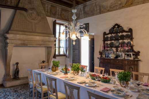 Villa Zambonina (x 18 people) with Staff & Cook