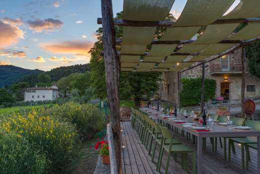Il Borgo di Petroio - Dining area and pizza oven in the evening