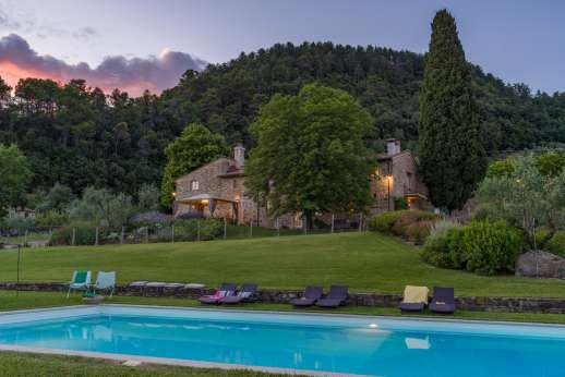 The Estate Of Petroio with Staff and Cook - Large outside dining area