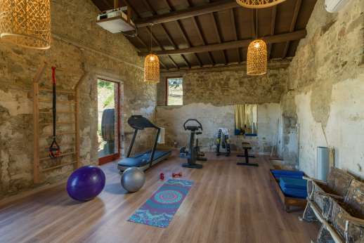 Staffed weddings at the estate of Petroio - Multi-functional space which includes a gym area