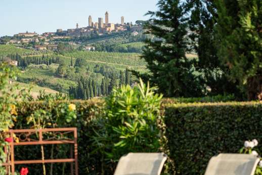 Rosso Fiorentino - San Gimignano just a small distance from the villa