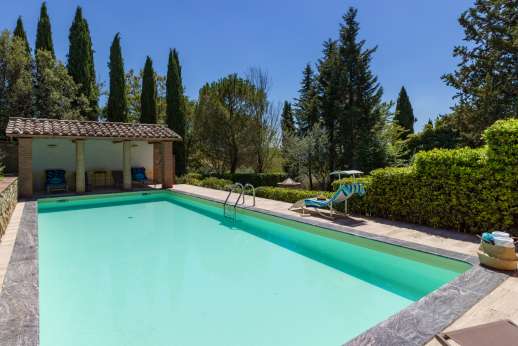 Val Ferrone - The private swimming pool 11.5 x 4.8m/37 x 15 feet.
