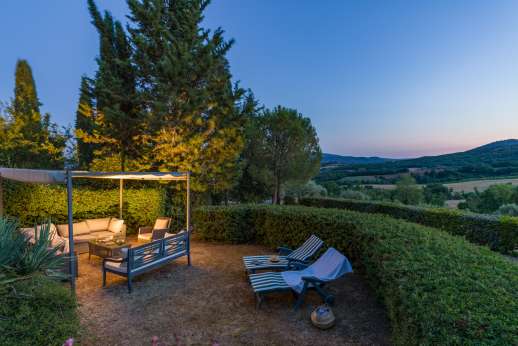 Val Ferrone - A picture-perfect Umbrian stone farmhouse amid olive groves near lake Trasimeno.  Lovely garden, with a private pool & great views fo the surrounding hills