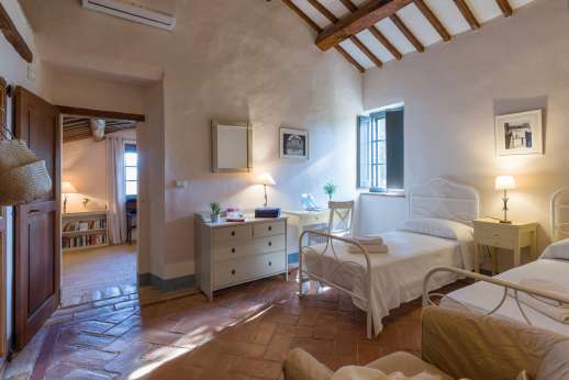Val Ferrone - Second twin bedroom [convertible to a double].