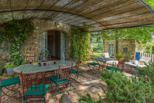 La Sobole - Orange wing seating area