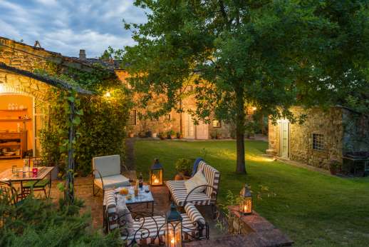 La Sobole - Blue wing outdoor seating area looking across the lawn